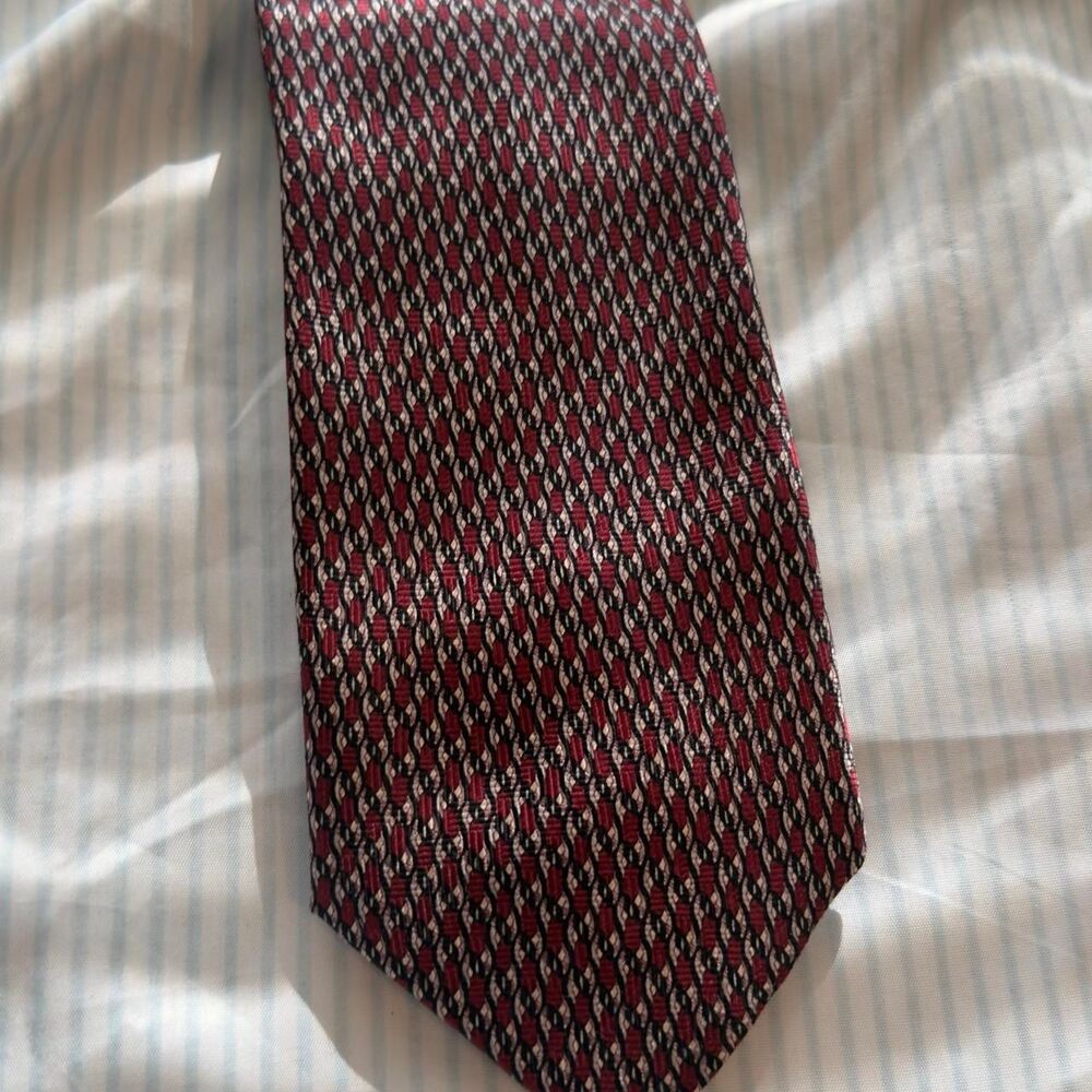 Hill & Archer Men's Red and Black Geometric Pattern 100% Silk Hand Made Necktie